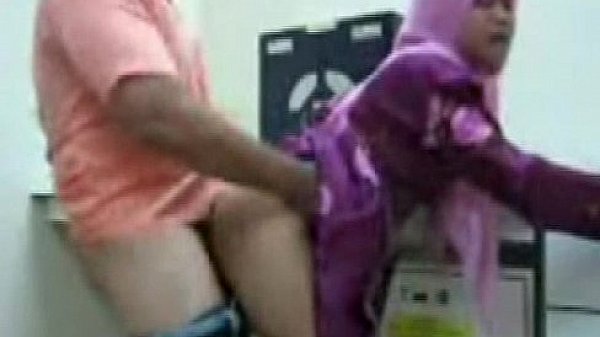 Arabian amateur couple enjoying steamy passionate fucking in bed