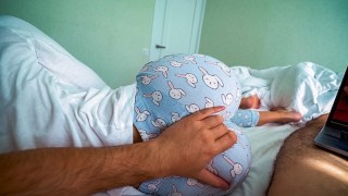 Morning Surprise: Stepsister Wakes Up And Helps Her Stepbrother Cum While Watching Porn! (Creampie)