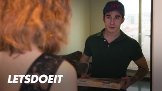 Cheating Slut Arian Joy Fucks Boyfriend Then Lets Delivery Guy Bang Her – LETSDOEIT