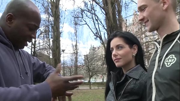 White slut gets asshole gaped right in front of husband